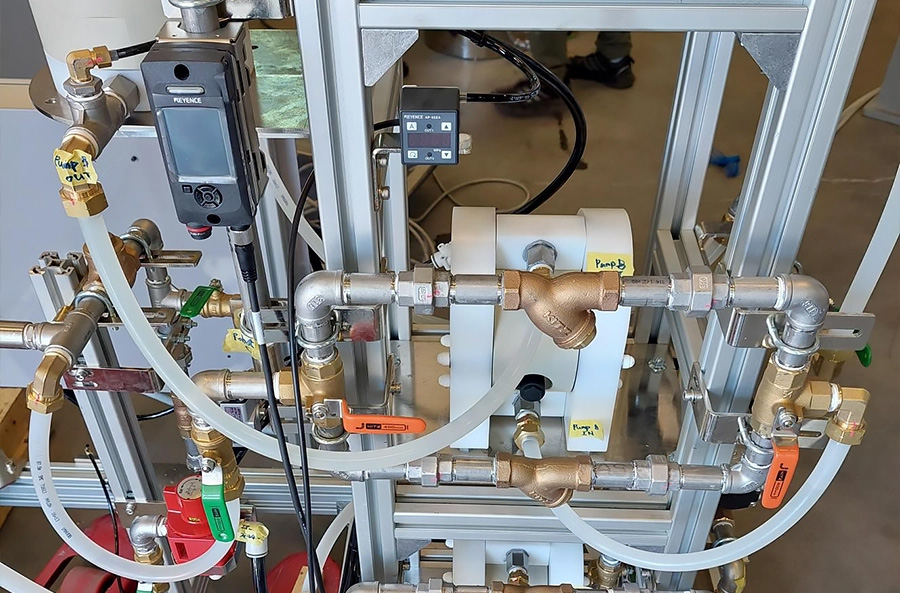 Pumps and mixer for spraying robot