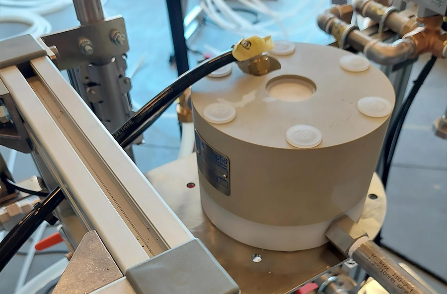 Pumps and mixer for spraying robot